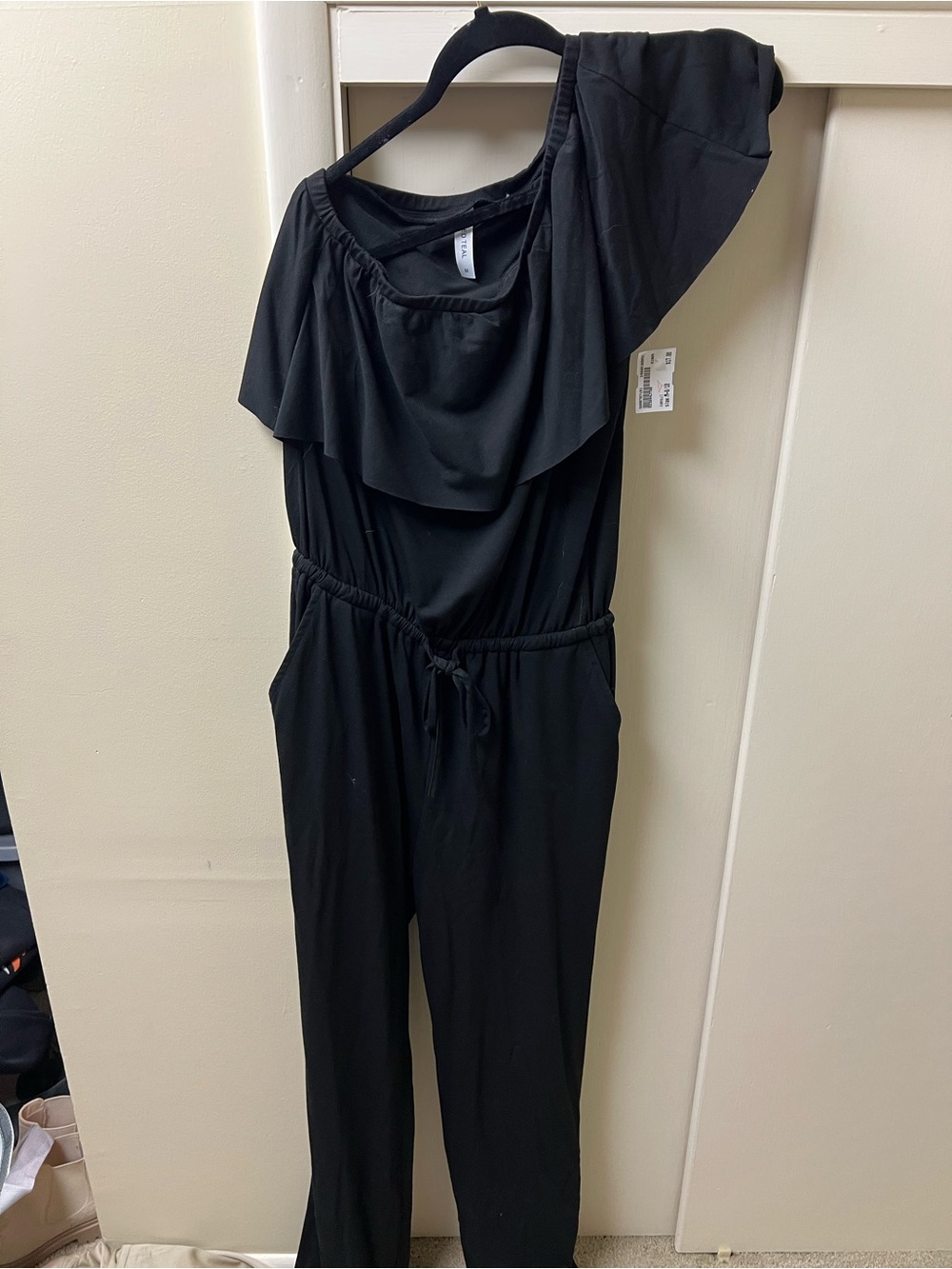 Source Unknown Black One-Shoulder Ruffle Jumpsuit